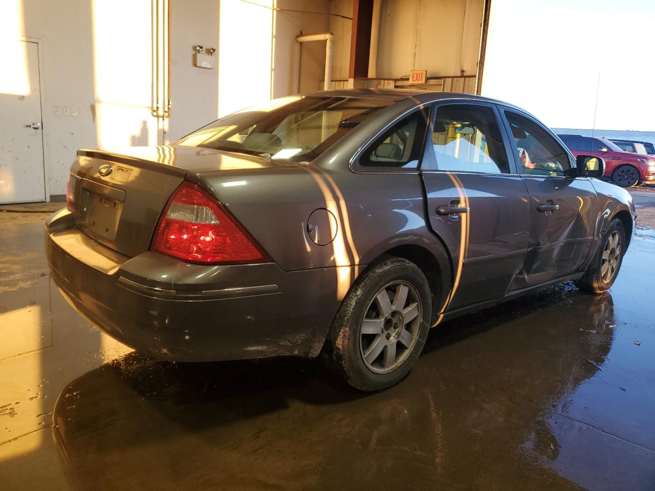 Lot #3055311375 2006 FORD FIVE HUNDR