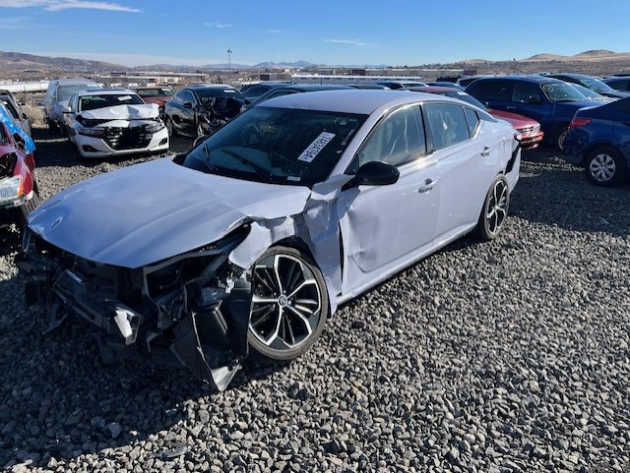  Salvage Nissan Altima