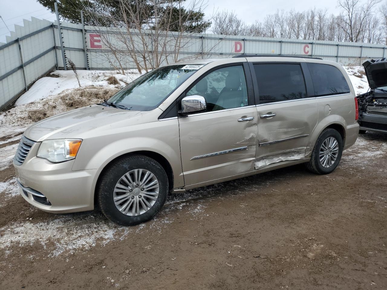  Salvage Chrysler Minivan