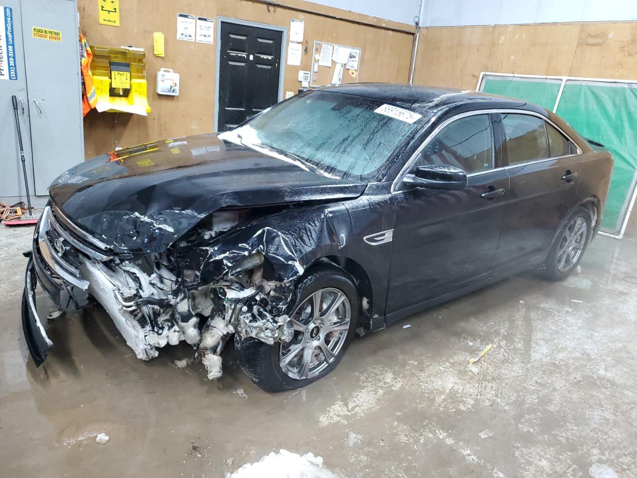  Salvage Ford Taurus