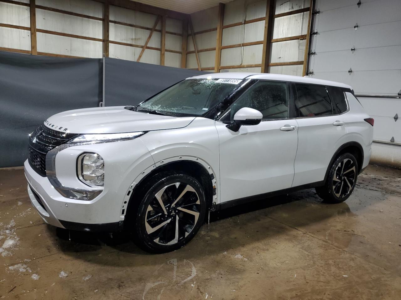  Salvage Mitsubishi Outlander