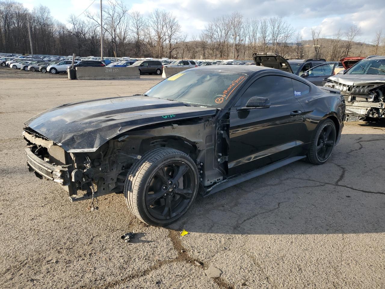  Salvage Ford Mustang