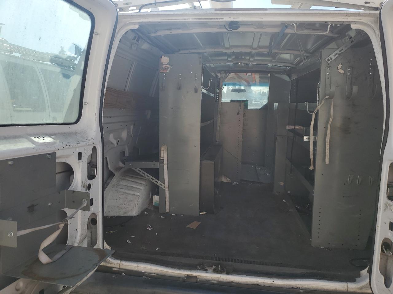 FORD ECONOLINE E250 VAN