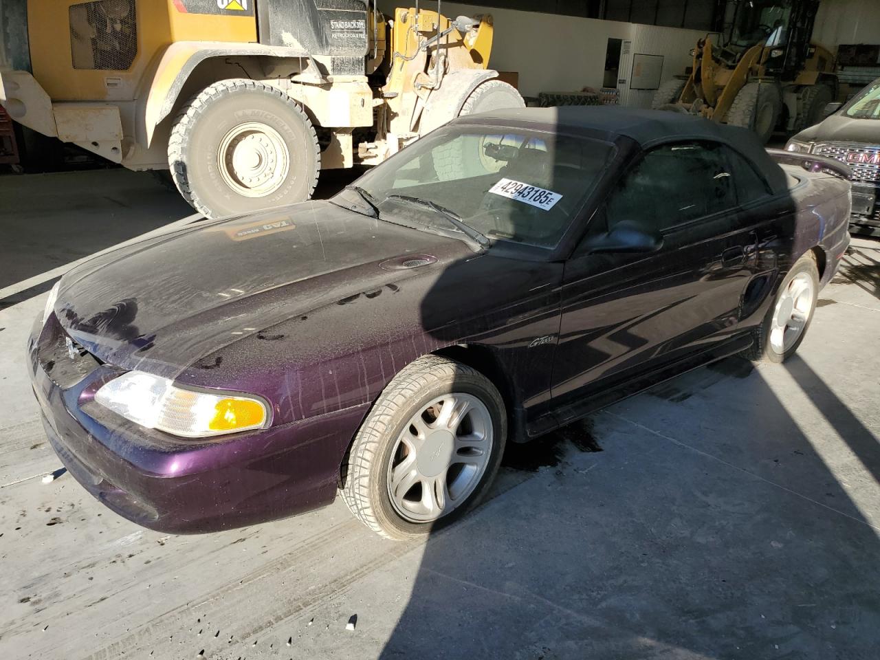  Salvage Ford Mustang