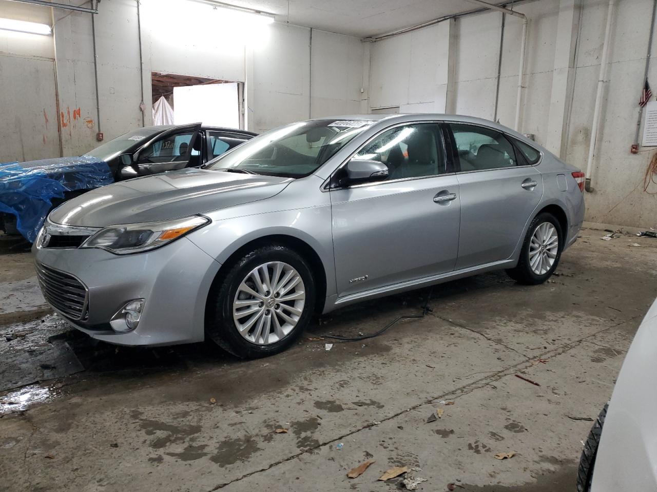  Salvage Toyota Avalon