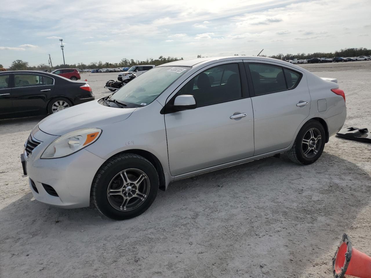  Salvage Nissan Versa