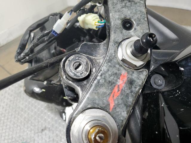 2009 YAMAHA YZFR6 JYARJ16E99A012048