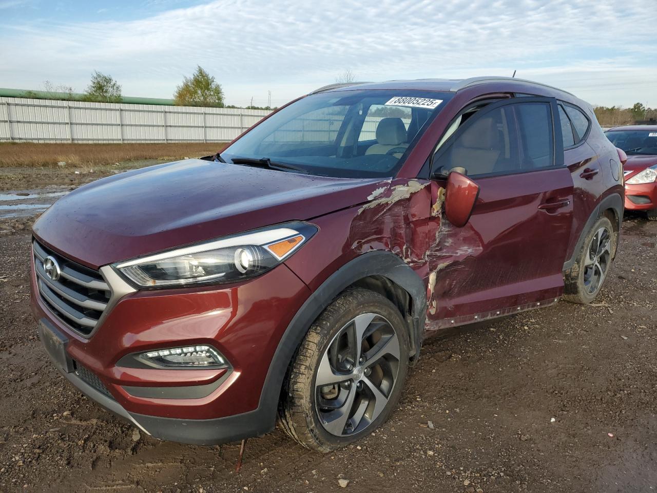  Salvage Hyundai TUCSON