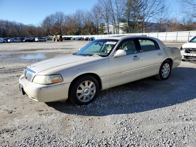 LINCOLN TOWN CAR C 2003 cream  gas 1LNHM83W03Y622816 photo #1