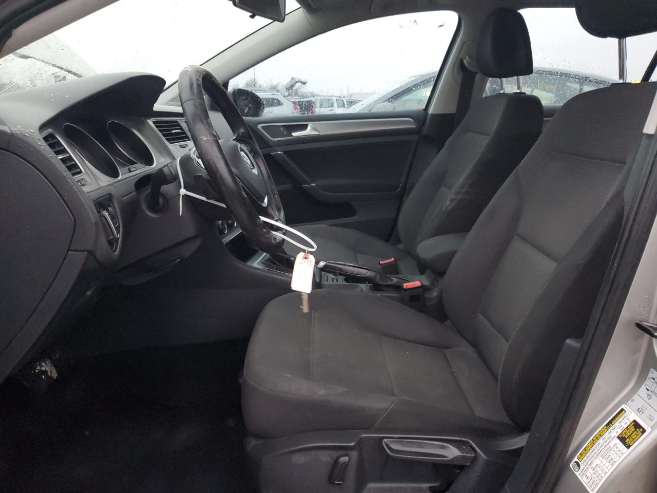 VOLKSWAGEN GOLF S/SE