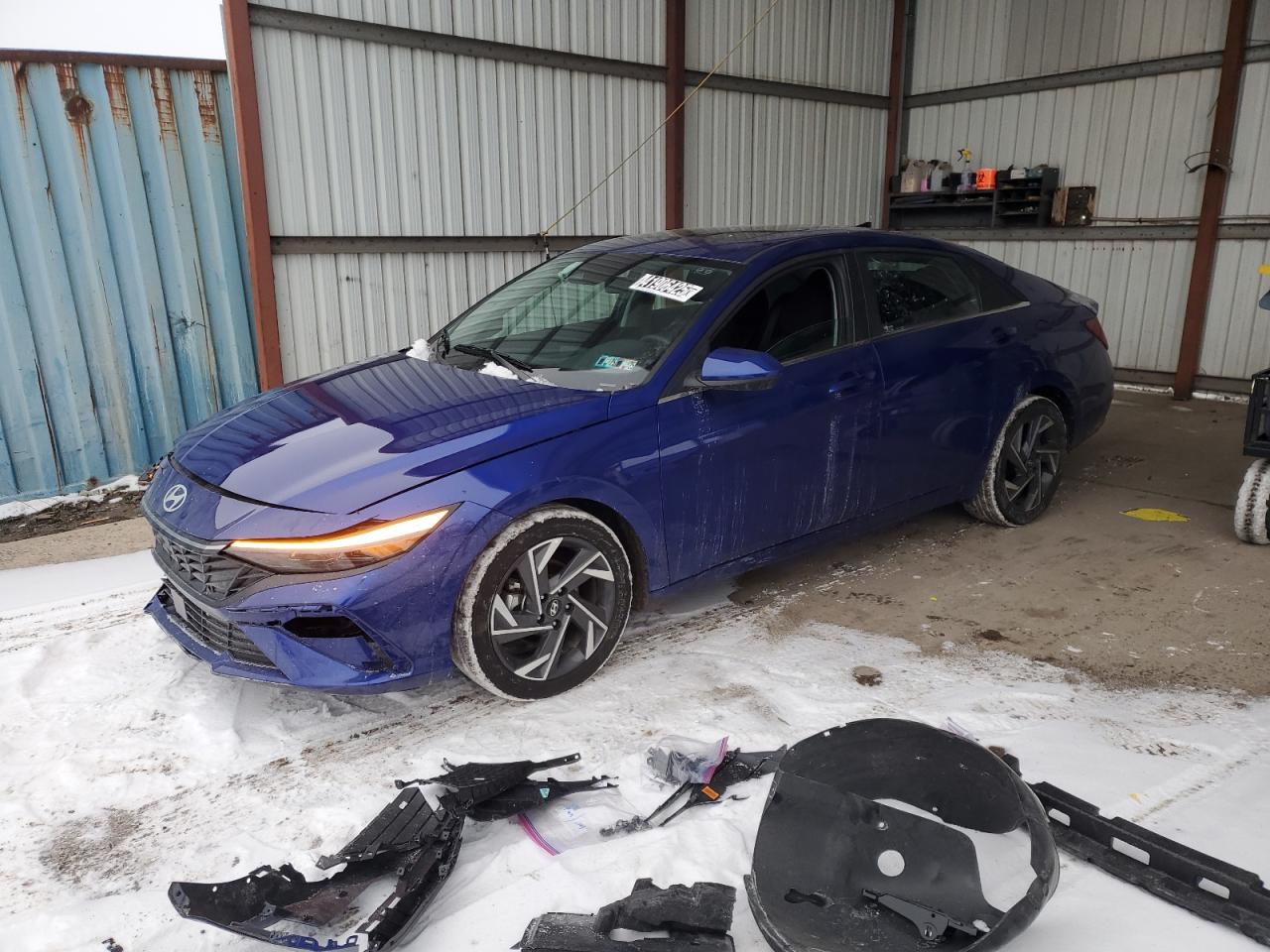  Salvage Hyundai ELANTRA