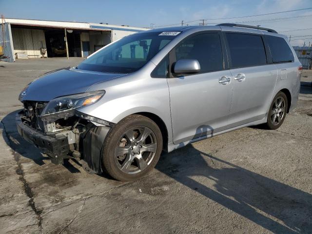 TOYOTA SIENNA SE