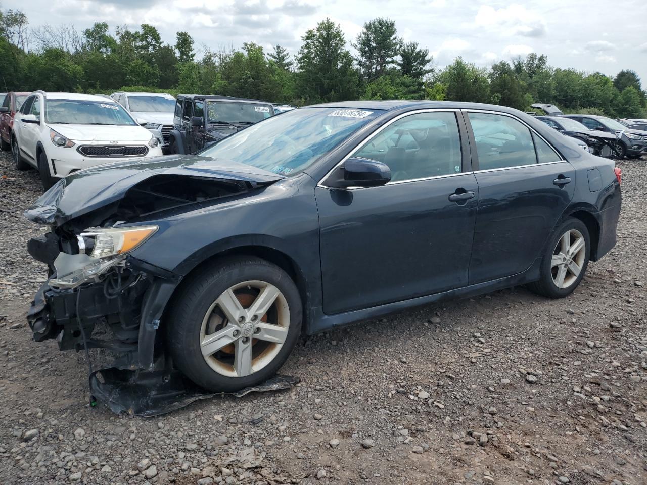 TOYOTA CAMRY BASE
