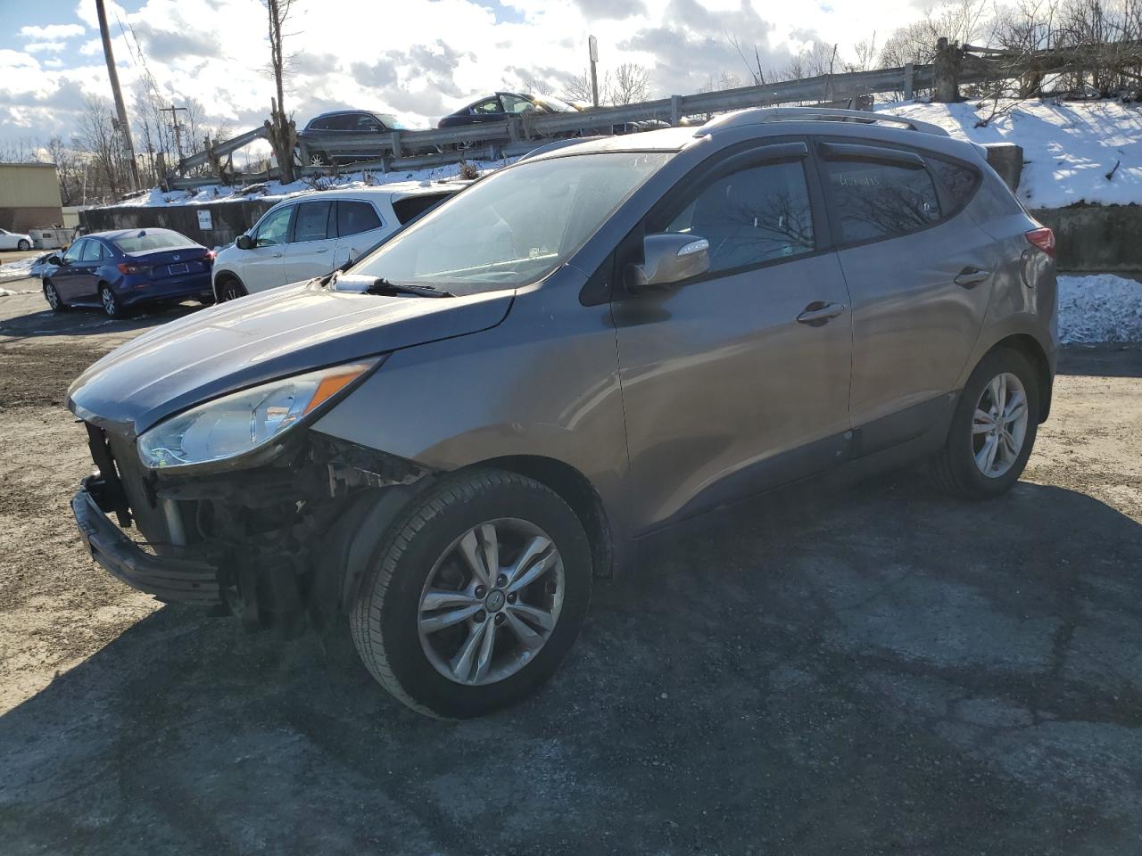  Salvage Hyundai TUCSON