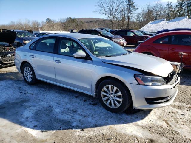 2015 VOLKSWAGEN PASSAT S 1VWAT7A39FC030115