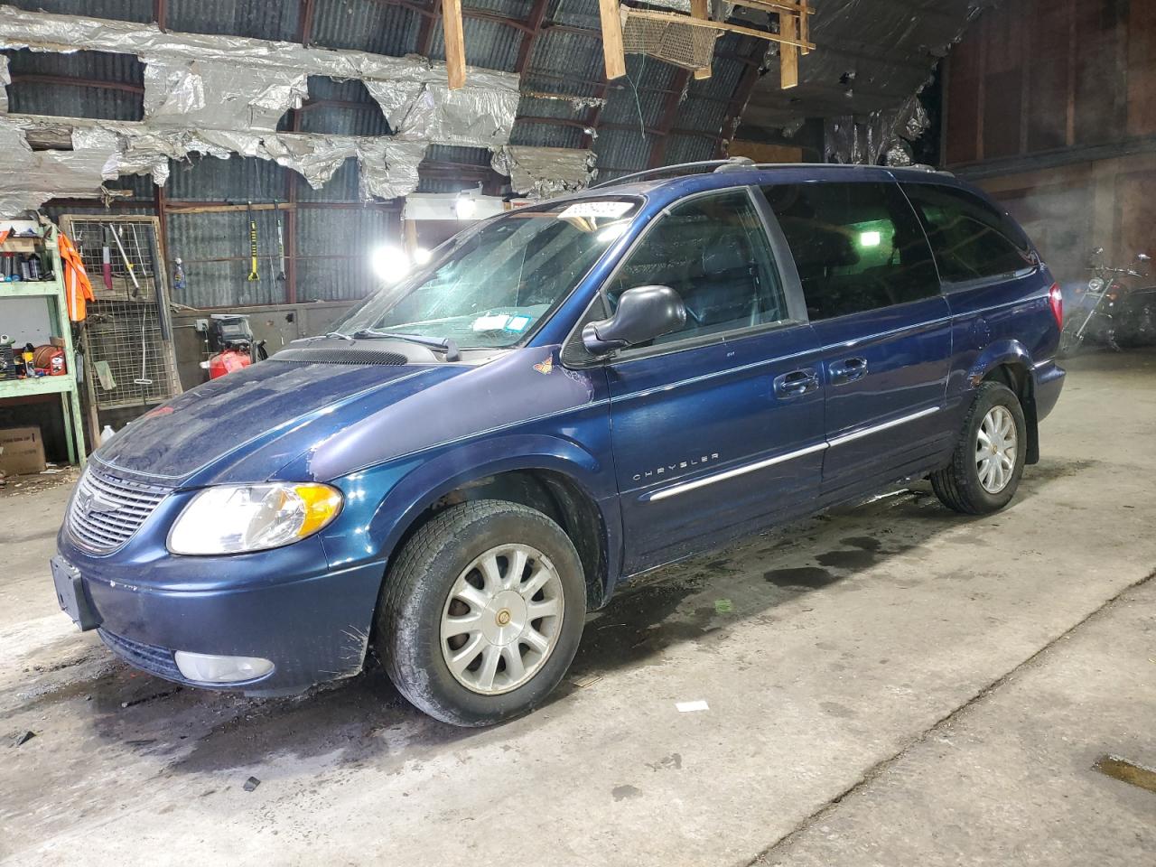  Salvage Chrysler Town & Country