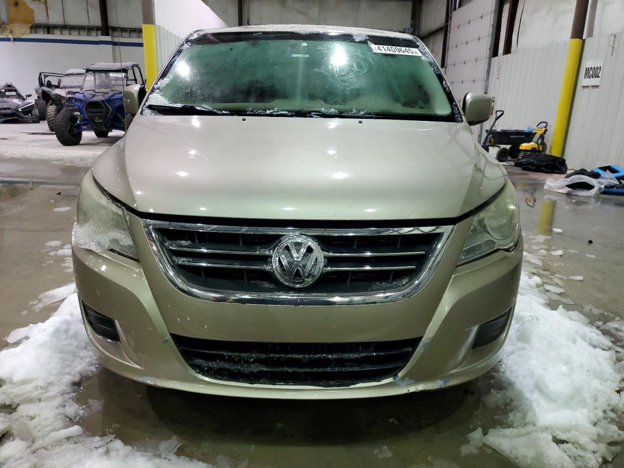 Lot #3051367664 2009 VOLKSWAGEN ROUTAN SE