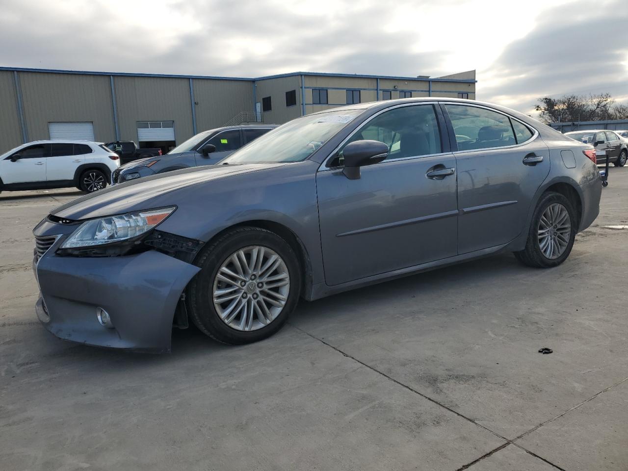  Salvage Lexus Es