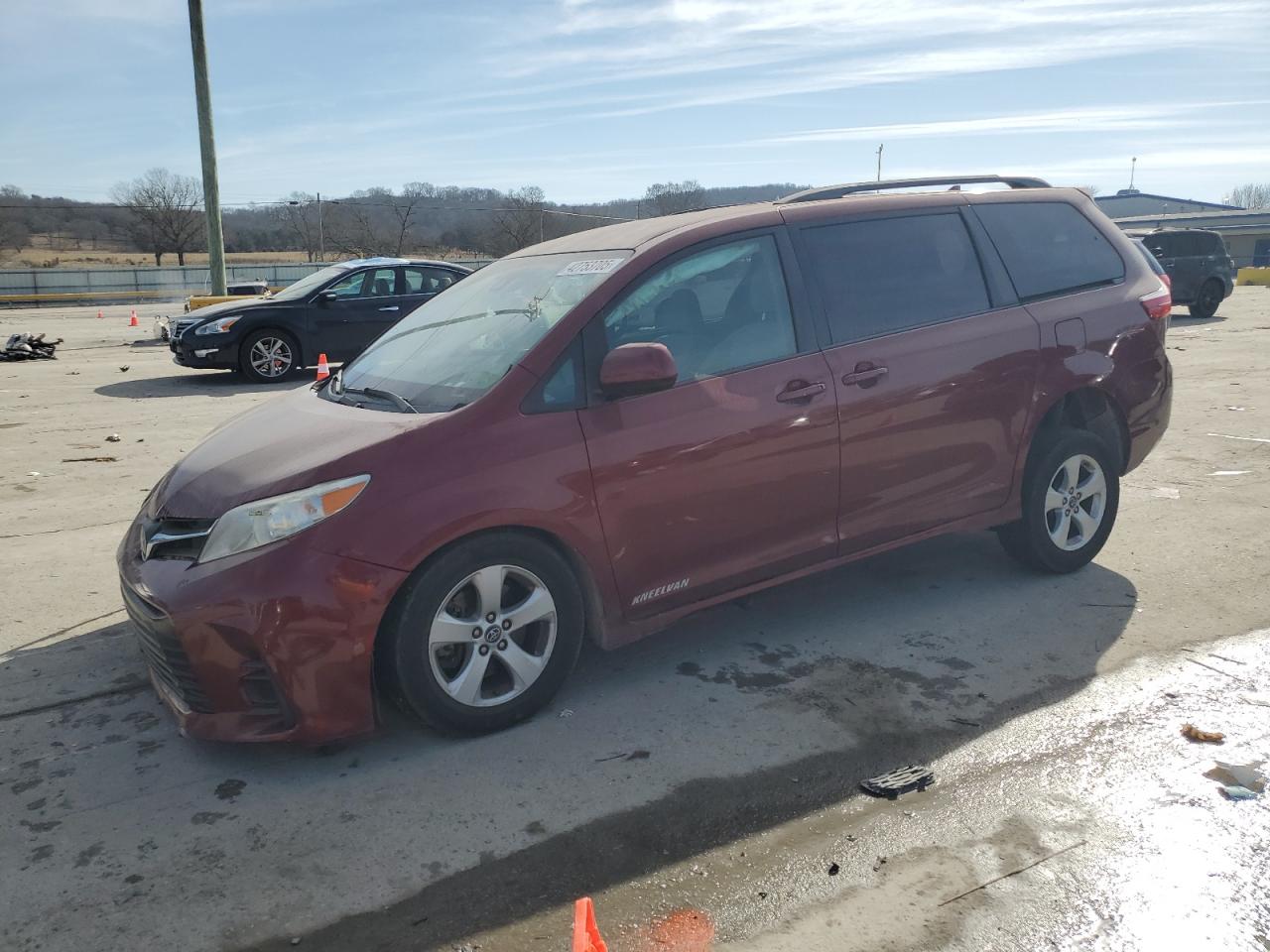  Salvage Toyota Sienna