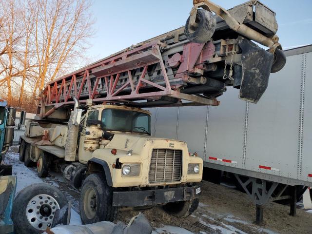 Global Auto Auctions: 1991 MACK 600 RD600