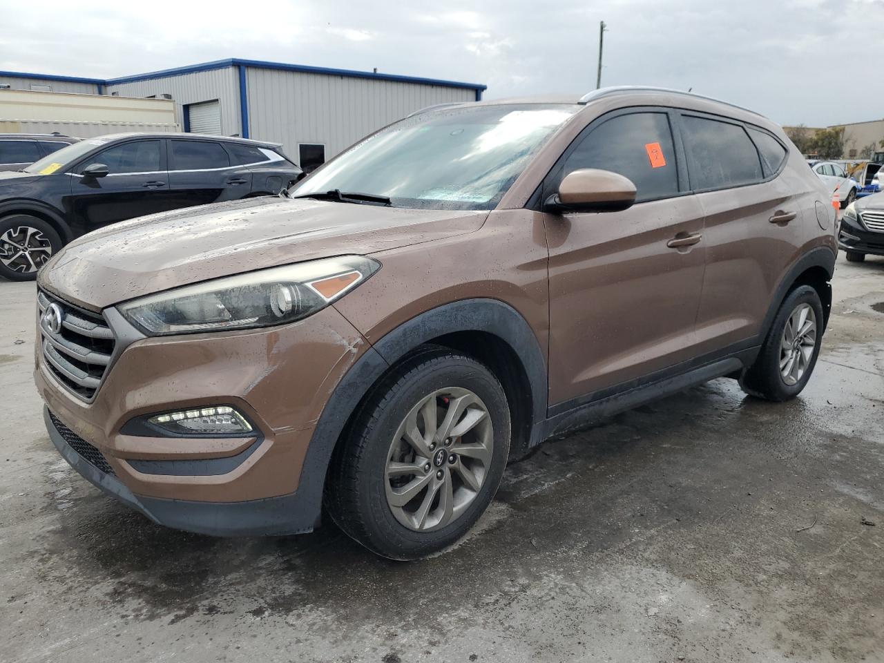  Salvage Hyundai TUCSON