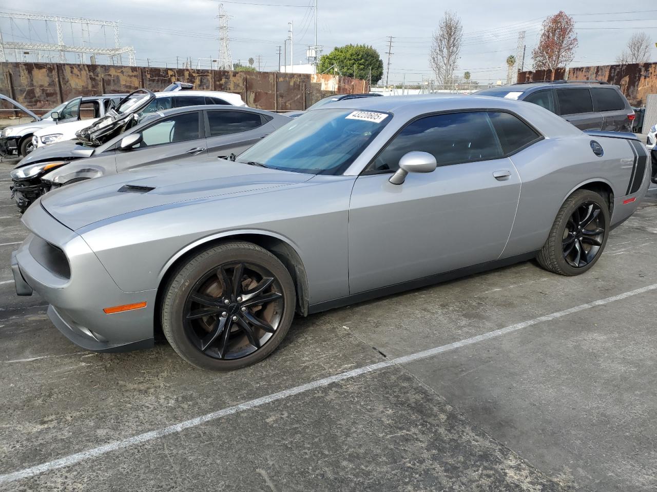  Salvage Dodge Challenger