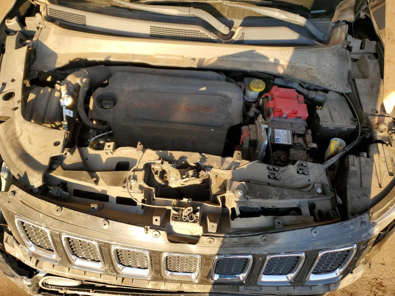 Lot #3318053389 2019 JEEP COMPASS LA