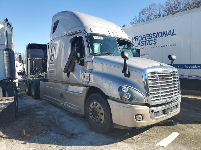 Global Auto Auctions: 2016 FREIGHTLINER CASCADIA 1