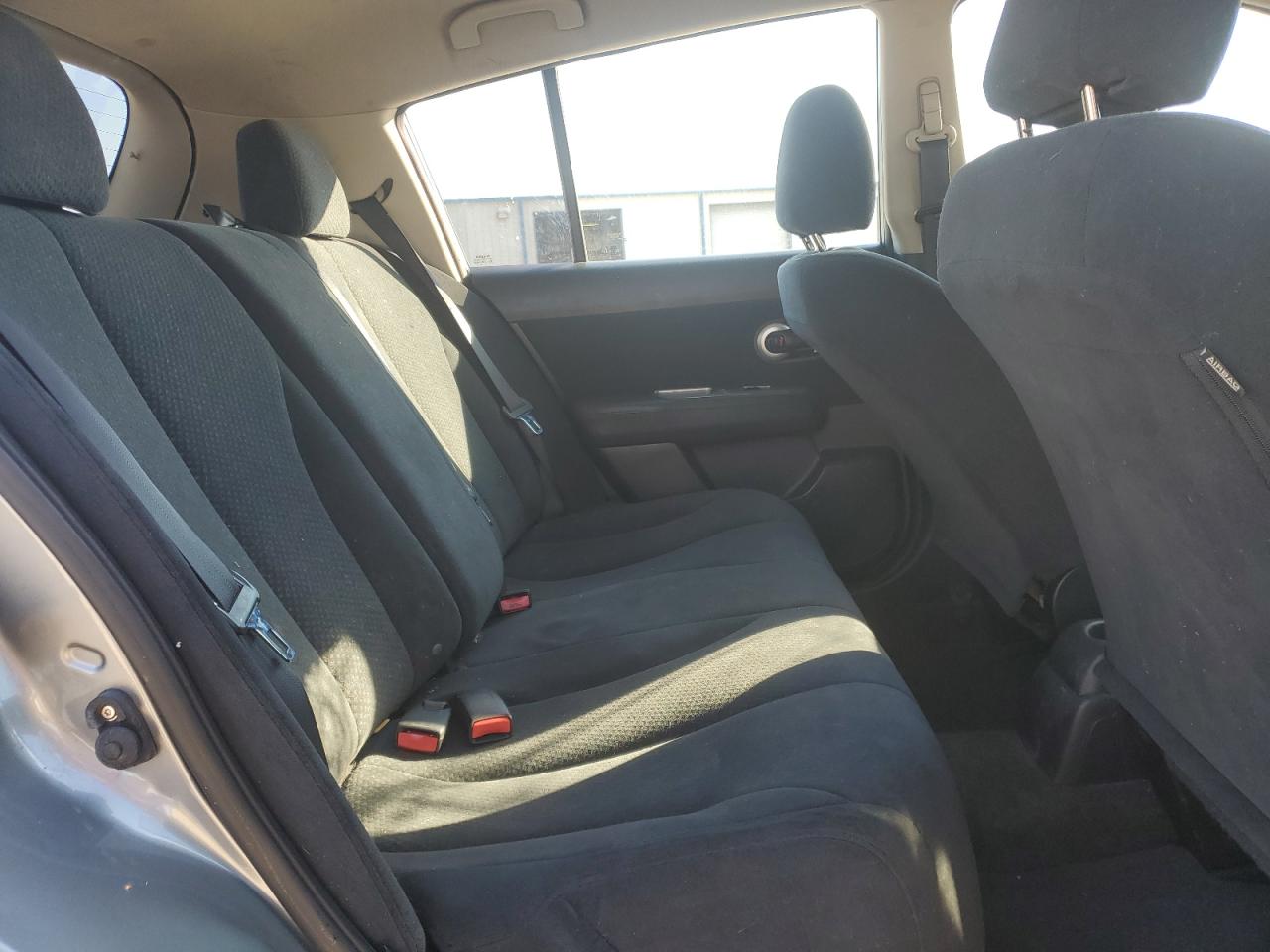 NISSAN VERSA S