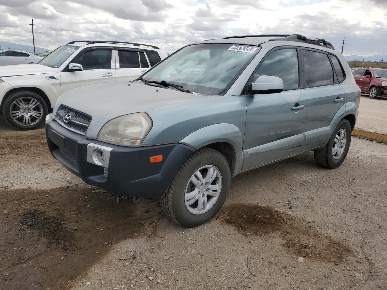  Salvage Hyundai TUCSON