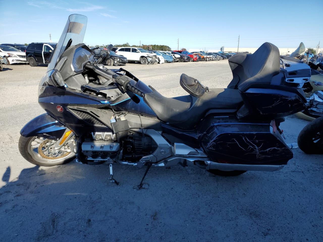 Lot #3057402508 2018 HONDA GL1800 D