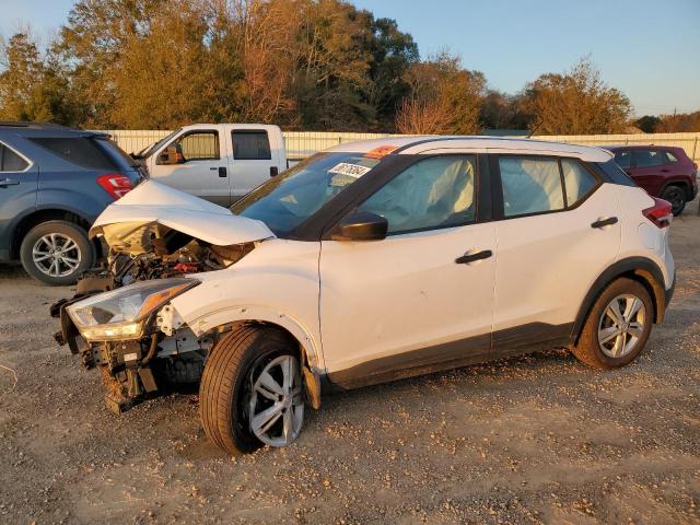 NISSAN KICKS S