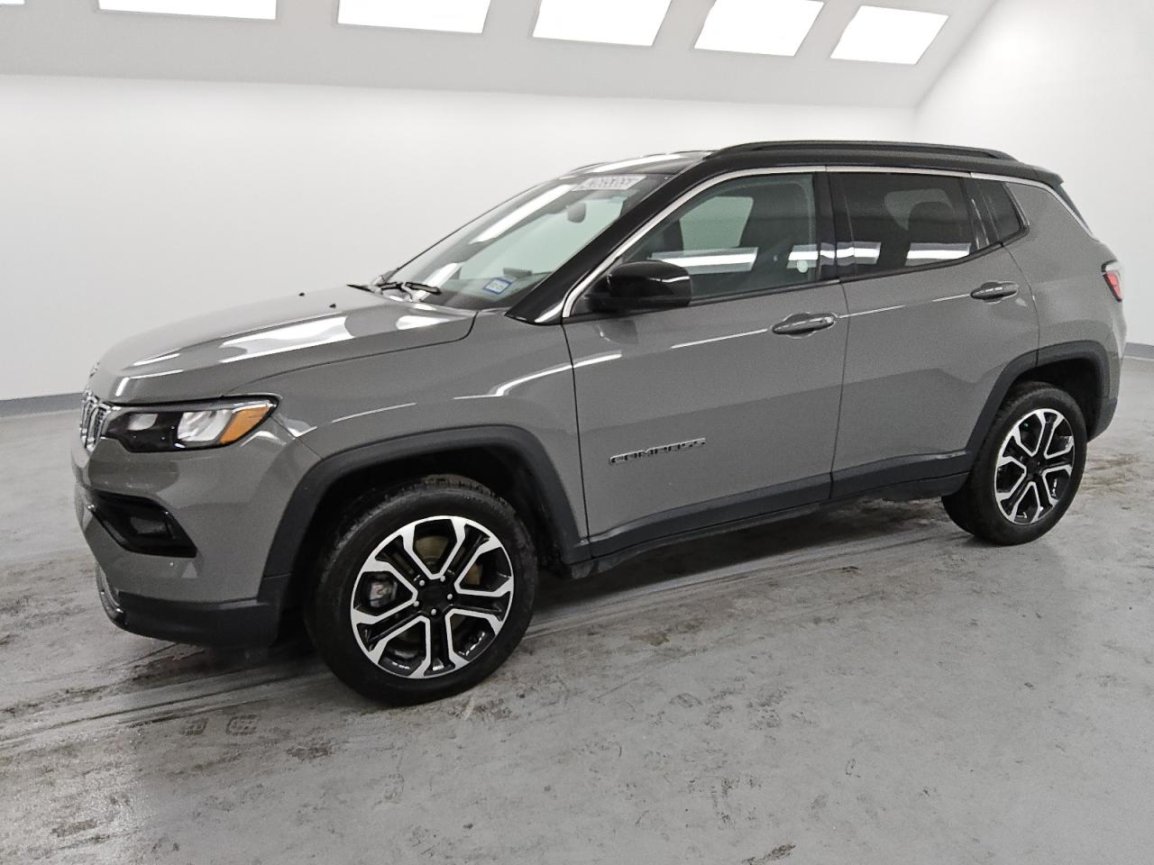  Salvage Jeep Compass