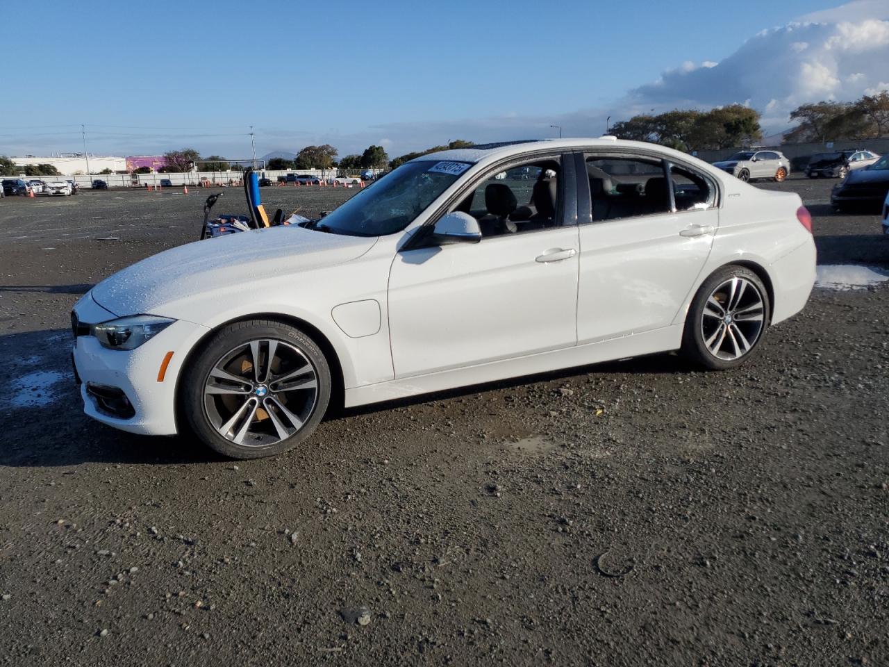 WBA8E1C52JA179989 BMW 330E 2018