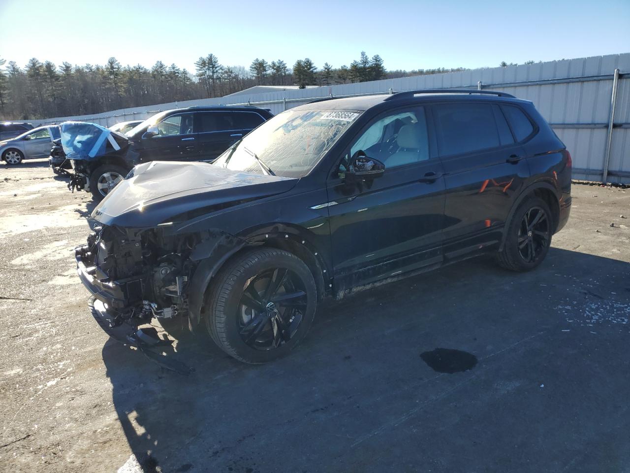 VOLKSWAGEN TIGUAN SE R-LINE BLACK