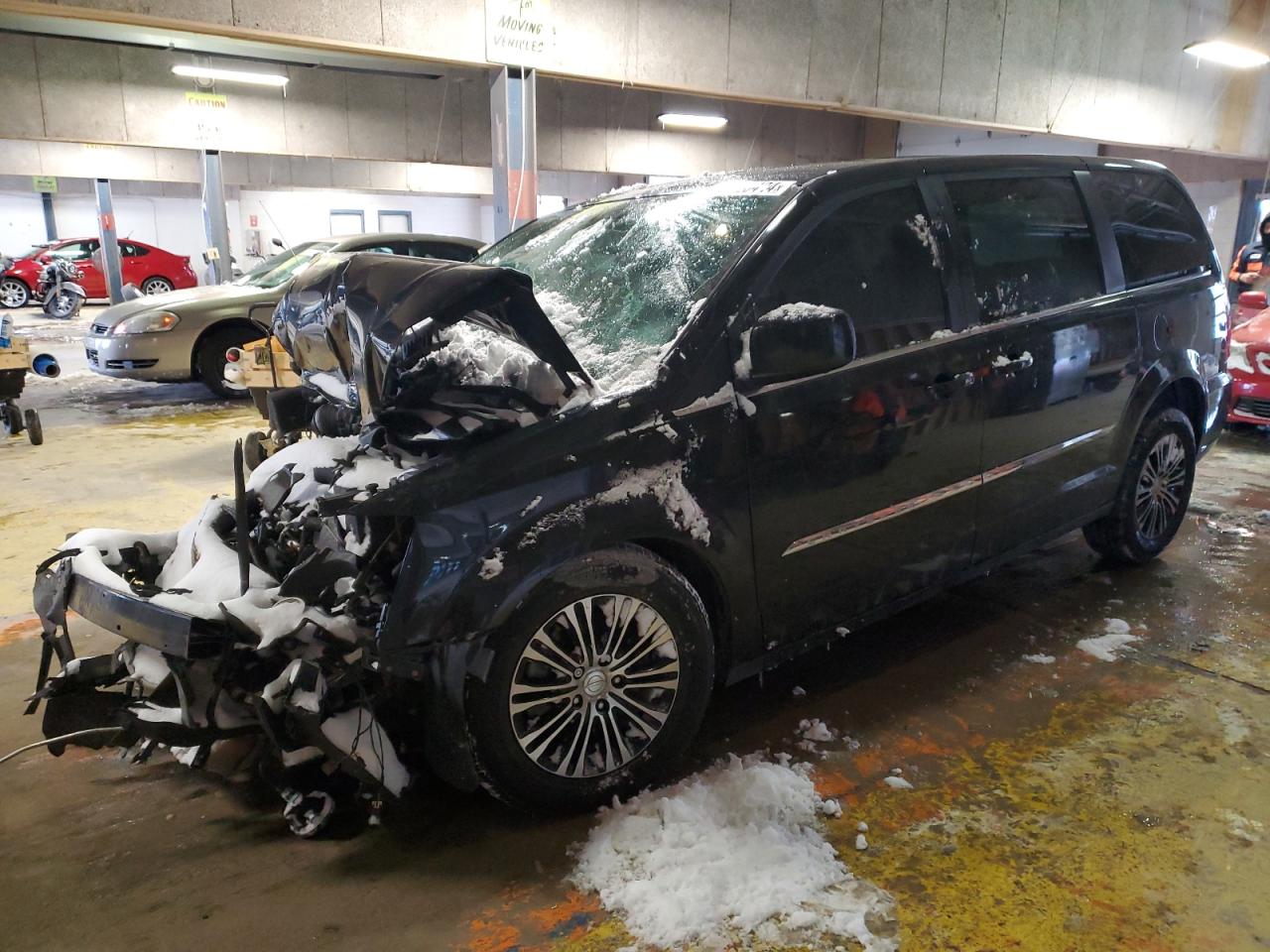  Salvage Chrysler Minivan