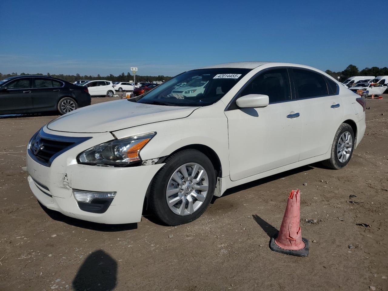  Salvage Nissan Altima