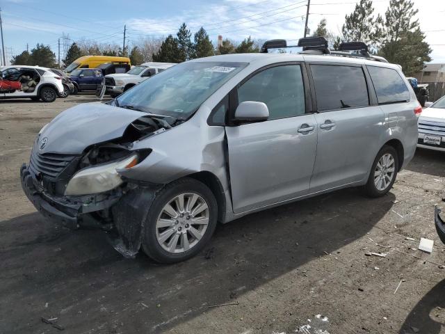 TOYOTA SIENNA LE