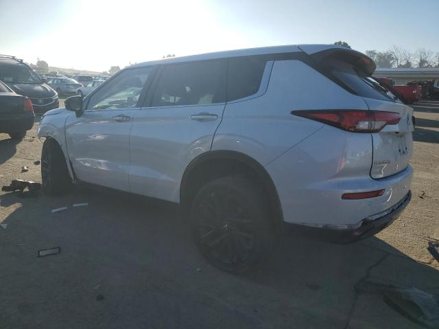 MITSUBISHI OUTLANDER 2023 white  gas JA4J3UA81PZ031071 photo #3