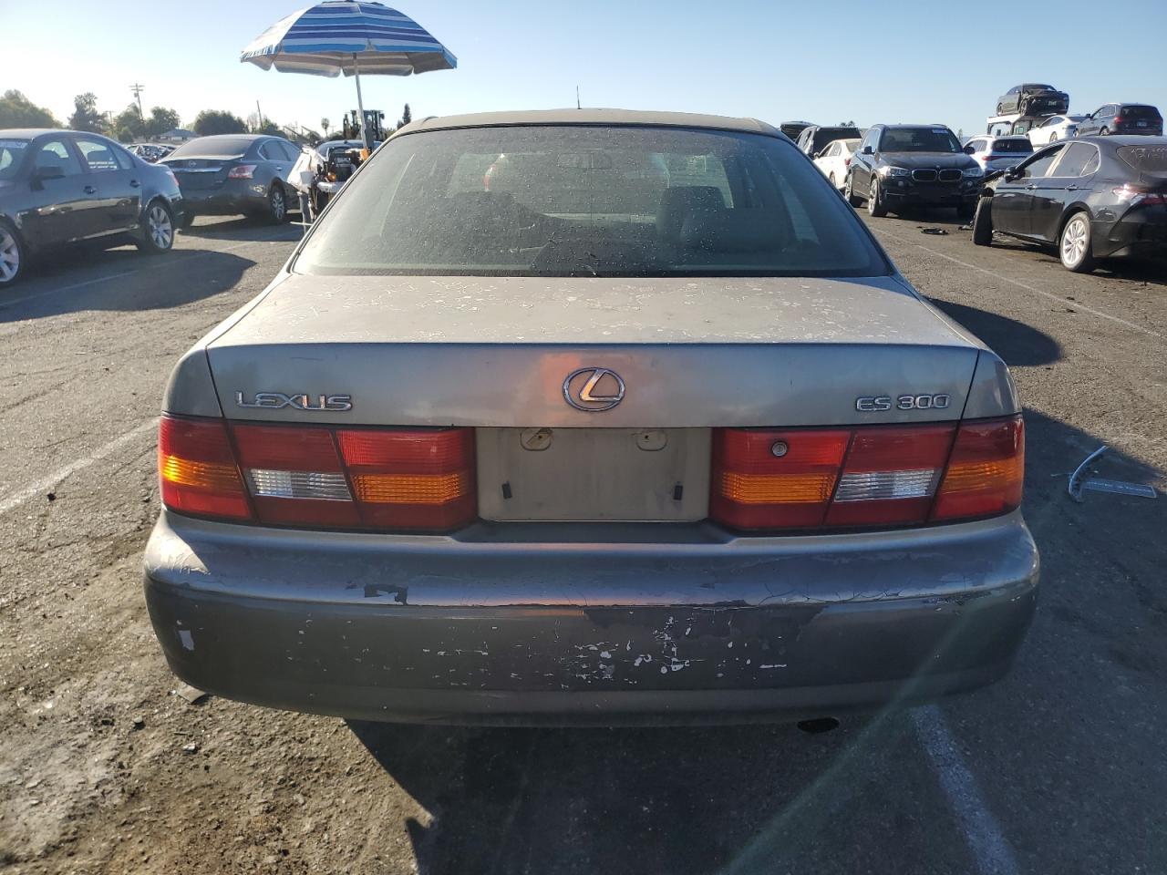 Lot #3045806654 1998 LEXUS ES 300