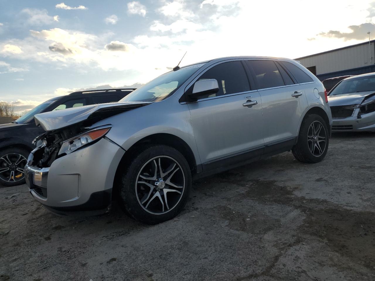  Salvage Ford Edge