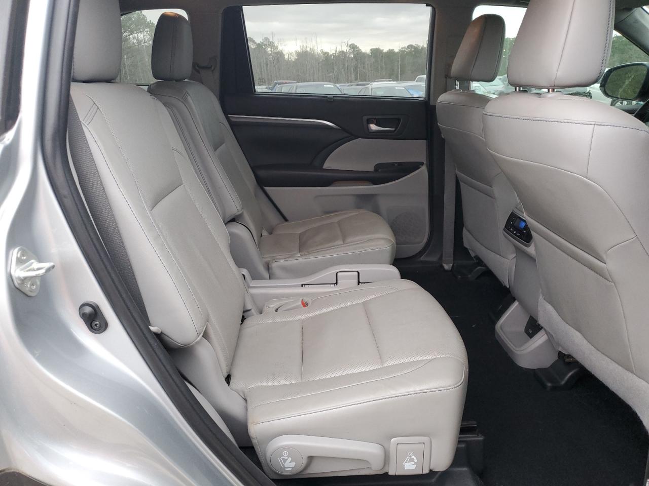 TOYOTA HIGHLANDER LIMITED