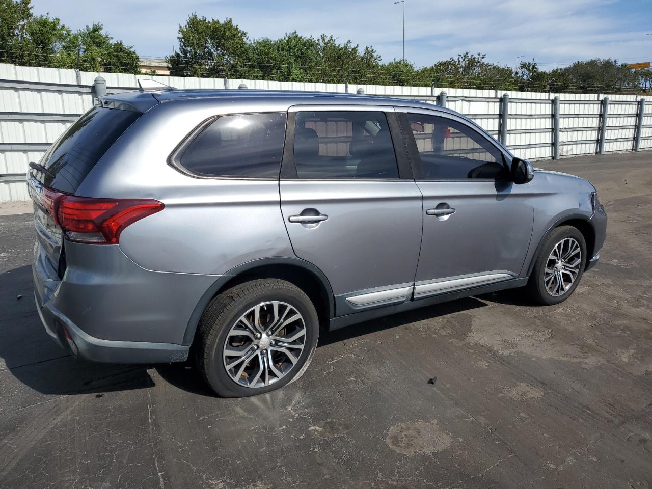 Lot #3049568694 2017 MITSUBISHI OUTLANDER