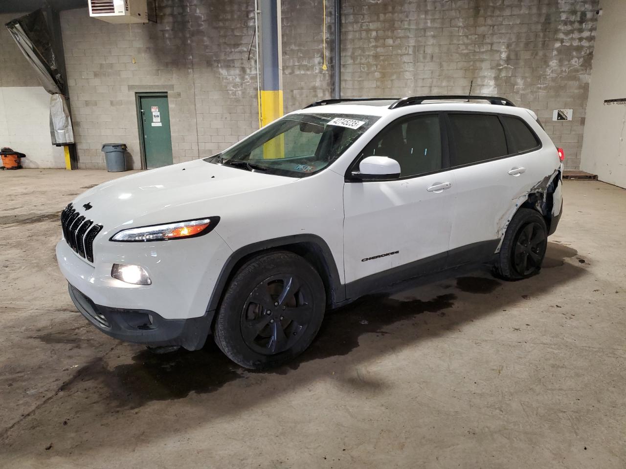  Salvage Jeep Grand Cherokee