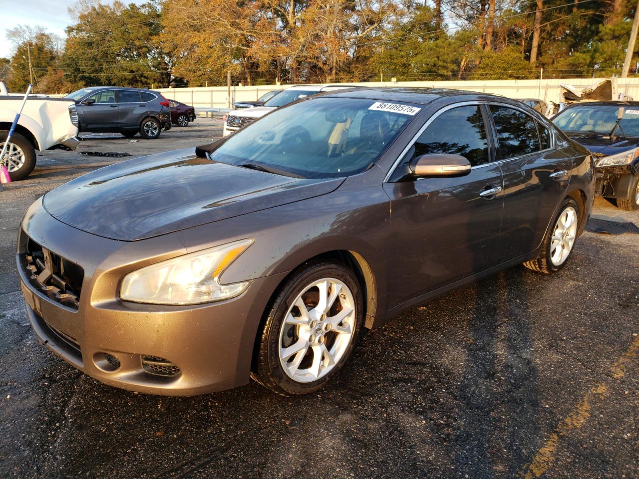  Salvage Nissan Maxima