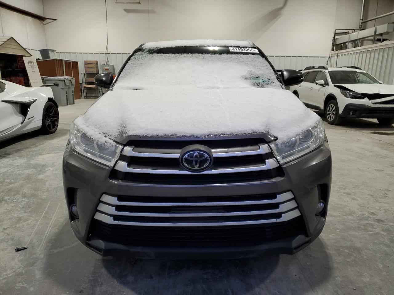 Lot #3052356601 2018 TOYOTA HIGHLANDER