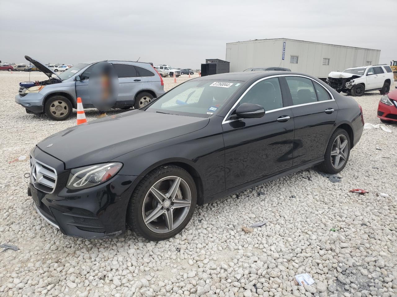MERCEDES-BENZ E-CLASS 300