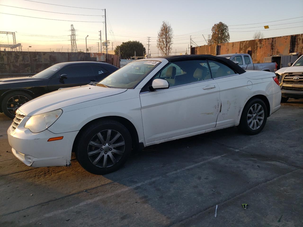  Salvage Chrysler Sebring