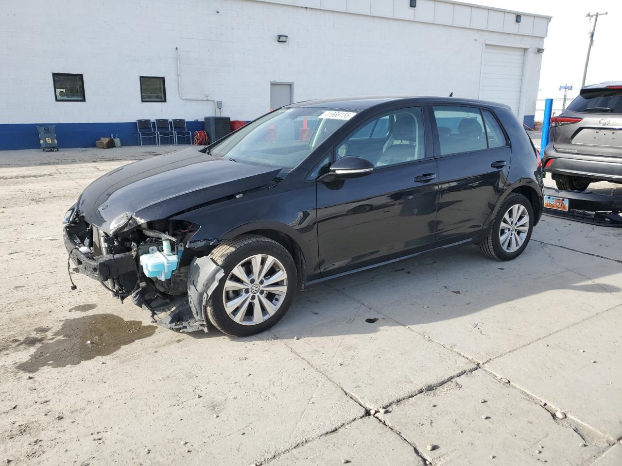  Salvage Volkswagen Golf