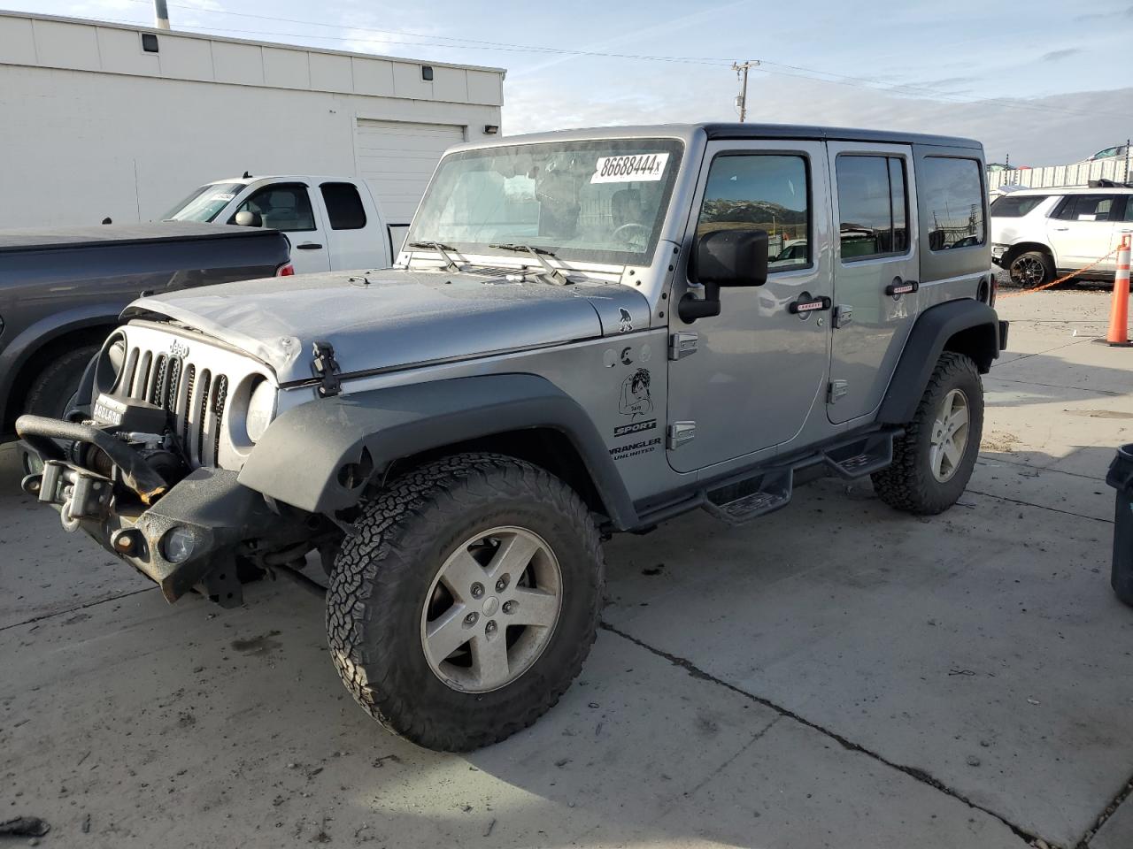  Salvage Jeep Wrangler